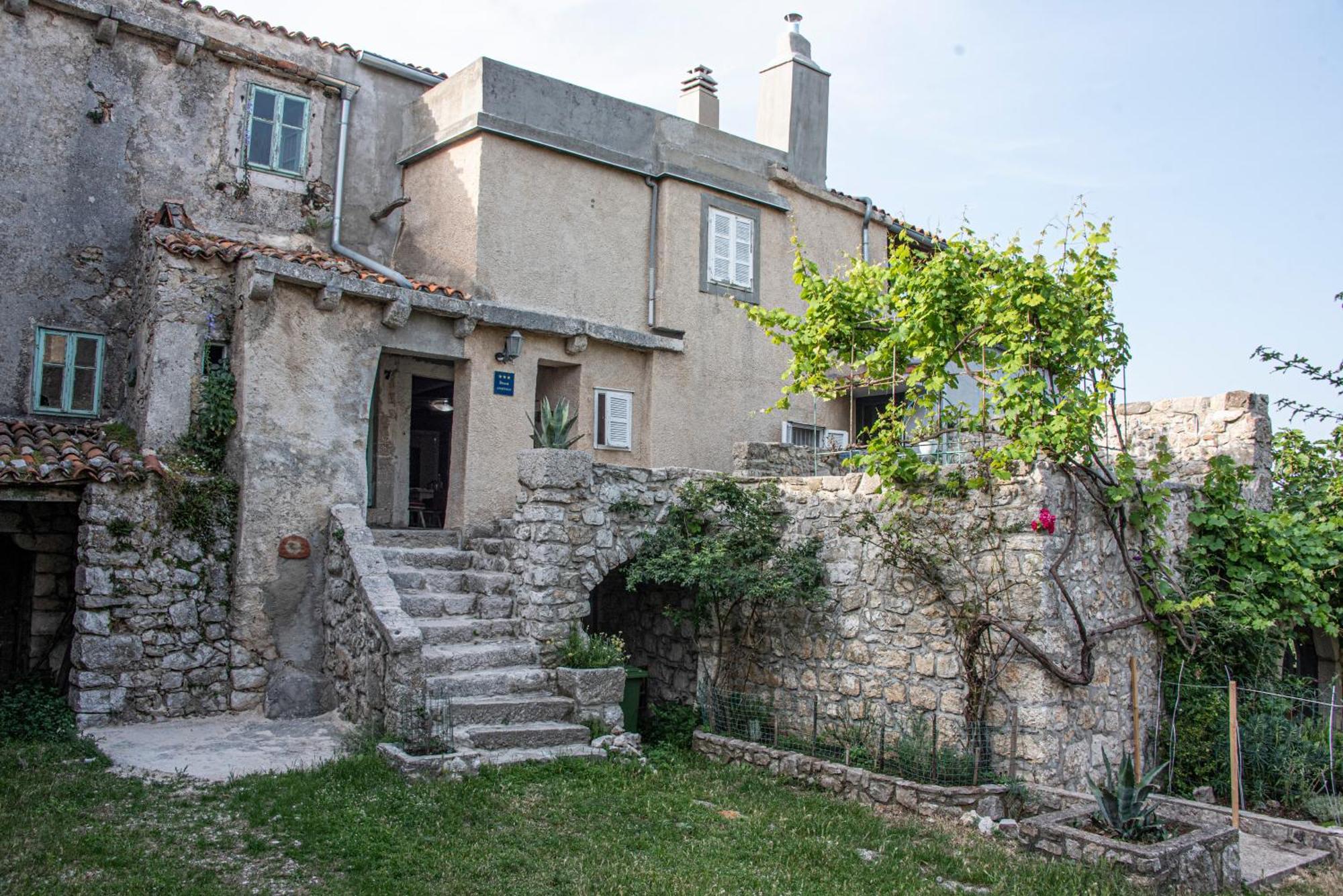 Apartman Nives Lubenice Luaran gambar