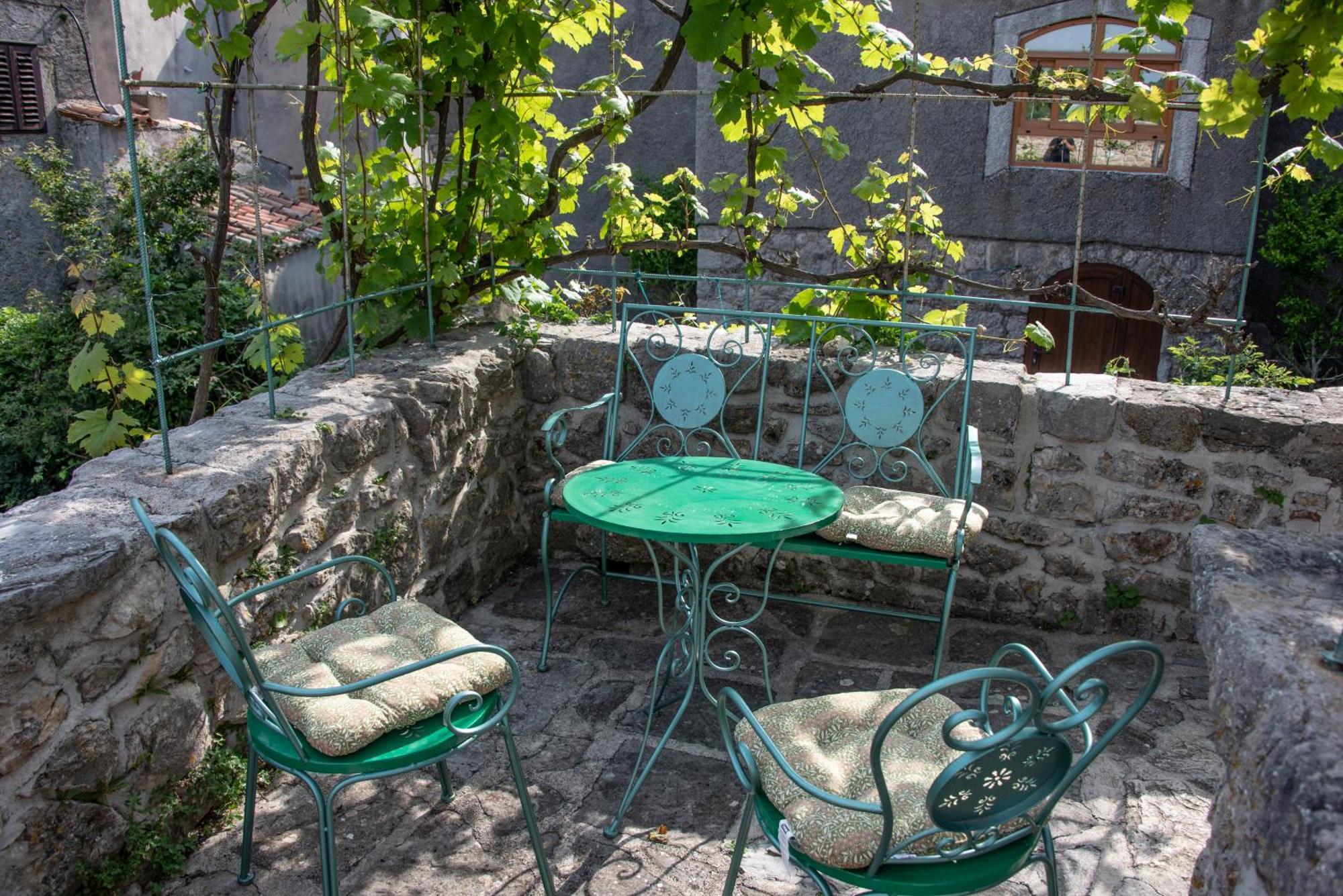 Apartman Nives Lubenice Luaran gambar