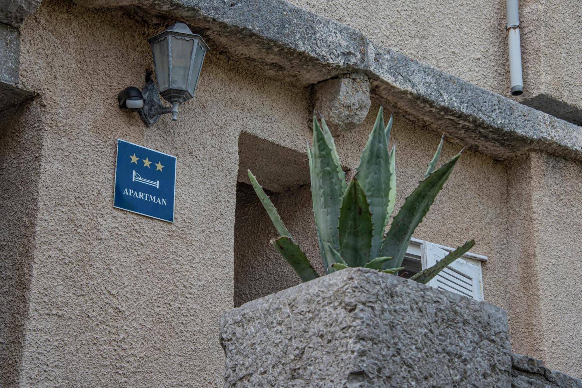 Apartman Nives Lubenice Luaran gambar