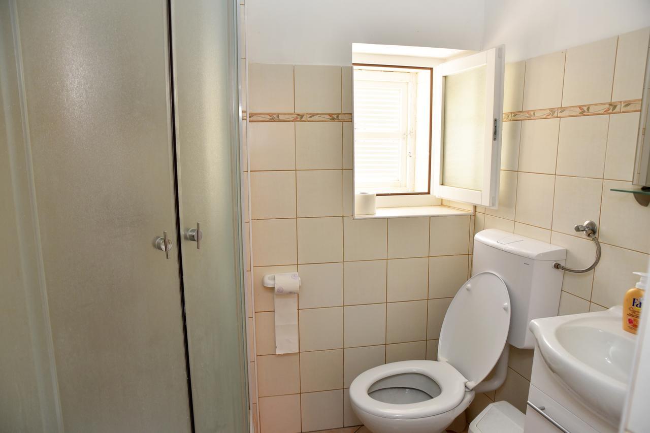 Apartman Nives Lubenice Luaran gambar